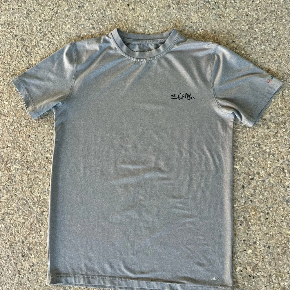 Salt Life. Boy’s Gray Tee with Colorful Crab Design